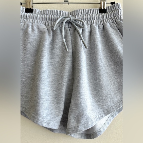 Amazon Grey High Waisted Sweat Shorts, Activewear Shorts, Size Medium - Picture 4 of 15